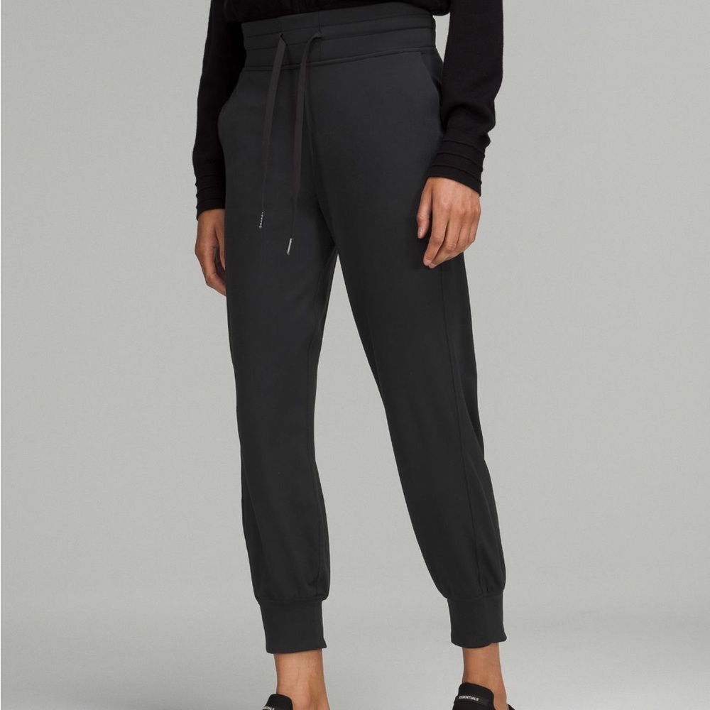 Lululemon ready to rulu jogger